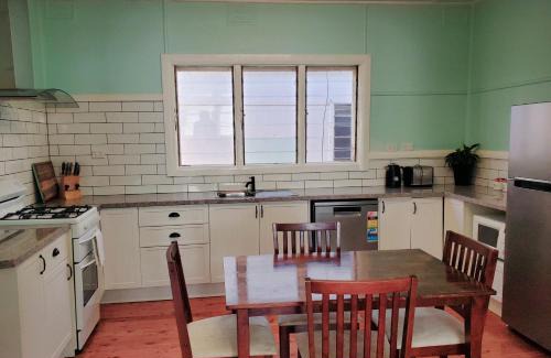West Tamworth House | Coco's Cottage