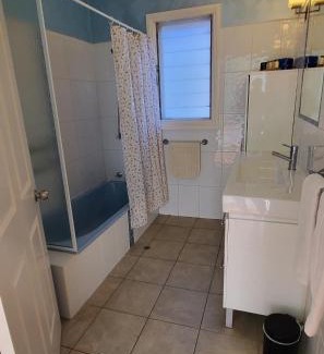 West Tamworth House | Coco's Cottage