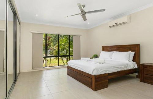 Smithfield Villa | 'Coco Tierra' Expansive Cairns Oasis with Pool