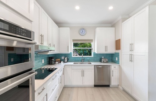 Northwest Point Apartment | Coconut Bay 126 in West Bay