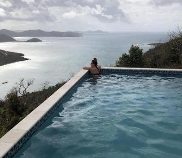 Estate Carolina House | COCONUT BREEZE VILLA: MESMERIZING VIEWS, COOLING TRADEWINDS