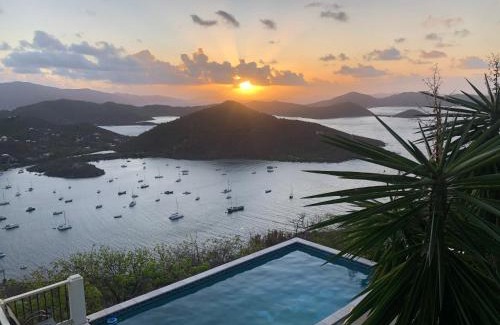 Estate Carolina House | COCONUT BREEZE VILLA: MESMERIZING VIEWS, COOLING TRADEWINDS