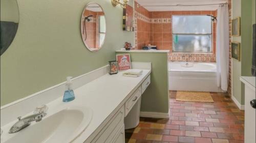 Keystone Cabin | Coconut Creek Lodge