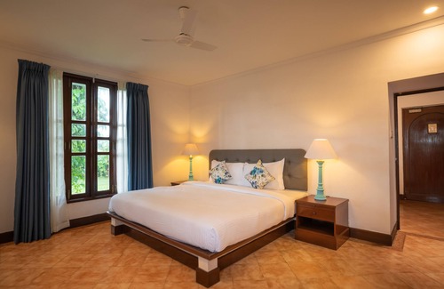 Betalbatim Hotel | Coconut Grove Beach Resort