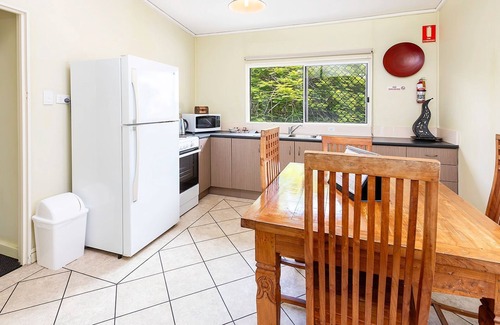 Scarness Apartment | Coconut Palms Two Bedroom Escape - CoastHM