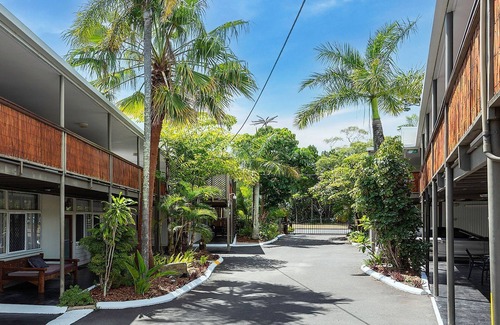 Scarness Apartment | Coconut Palms Two Bedroom Escape - CoastHM