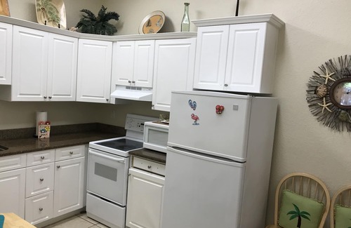 Redington Shores Villa | Coconut Villas 2 BR 2BATH # 3 ππ SMOKE and PET FREE