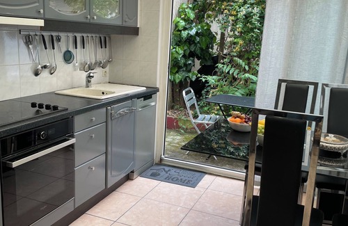 Montreuil Apartment | Cocoon in Vincennes, Paris nearby