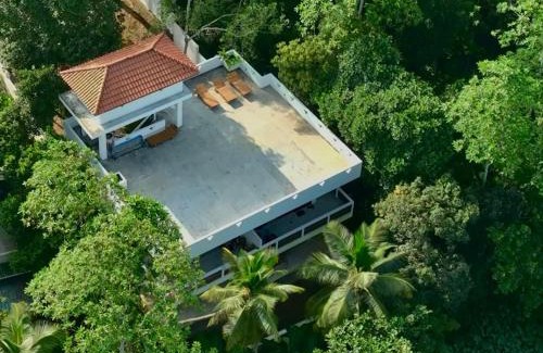 Thiranagama House | CoCoSuRf House, Luxury among palms