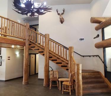 Cody Hotel | Cody Legacy Inn & Suites