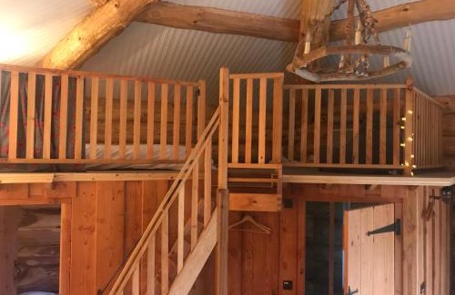 Glasbury Cabin | Coed y Marchog Woodland Retreat