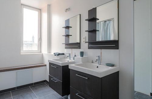 Cholet Apartment | Coeur de ville #B1 - Chambre privée dans logement partagée - Proche commerces et transports