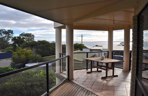 Lake Wangary House | Coffin Bay Retreat - A Top Notch Property with Great Views and Family Spaces