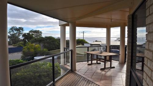 Lake Wangary House | Coffin Bay Retreat