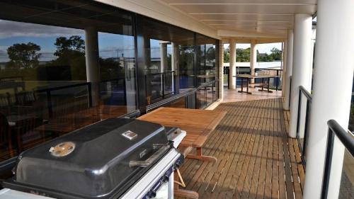 Lake Wangary House | Coffin Bay Retreat