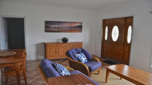 Lake Wangary House | Coffin Bay Retreat