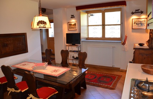Cogne Apartment | CognePrestigious apartment opposite the meadows of St. Orso