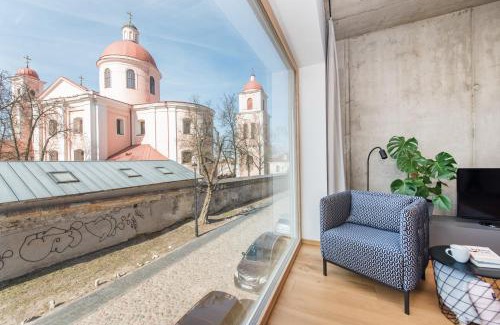 Old Town Apartment | cohost I New Bastėja Life Apartments w-Garage Prkg & Self Check-in