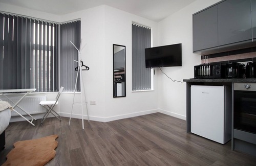 Penylan Apartment | Cohost Partners Stylish Studio 5 Mins to Cardiff City