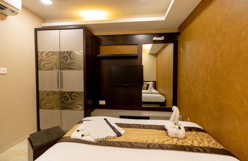Wellington Pier Hotel | Colaba Suites