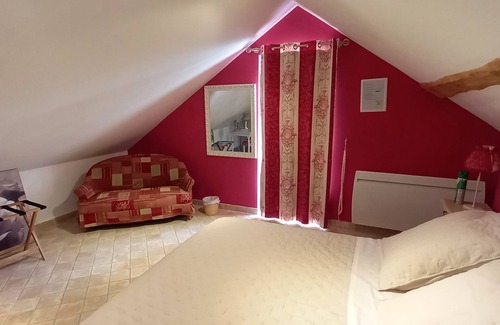 Les Ulmes Bed & Breakfast | Colibri is a room on the 1st floor for 2 people with its own entrance,