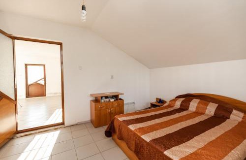 Voinesti House | Colina Mărului