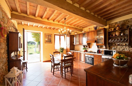 Porcari Apartment | Colle Apartment with Swimming Pool