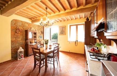 Porcari Apartment | Colle Apartment with Swimming Pool