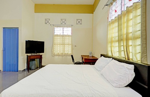 Tanjung Uncang Hotel | Collection O 91499 John Lebron House