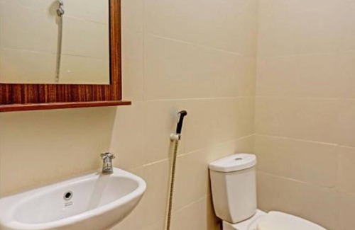Tanjung Uncang Hotel | Collection O 91499 John Lebron House