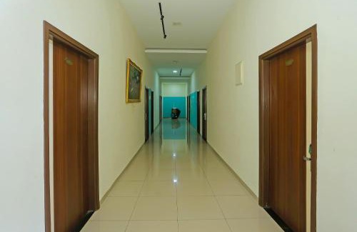 Gambir Hotel | Collection O 92130 Hotel Fiducia Kaji