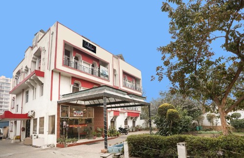 Sector 14 Hotel | Collection O Hotel Doves Inn Near Leisure Valley Park