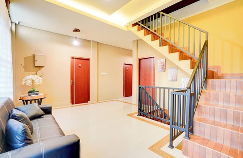 Padang Hotel | Collection O Padang City Center Near Transmart Padang Formerly De Orchids