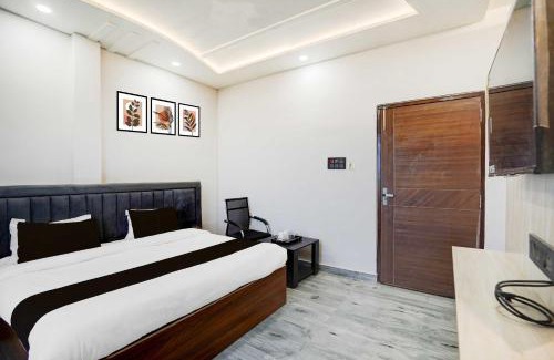 Varanasi Hotel | Collection O Tisaura