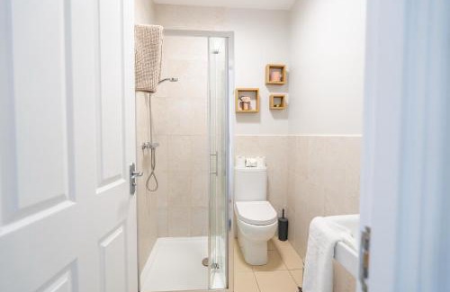 Bessbrook Apartment | College Square, Terrace House