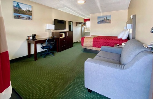 Tay Valley Hotel | Colonial House Motor Inn