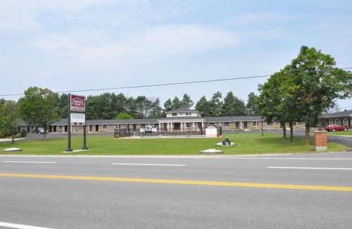 Tay Valley Hotel | Colonial House Motor Inn