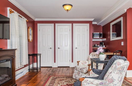 Smithville Bed & Breakfast | Colonial Inn
