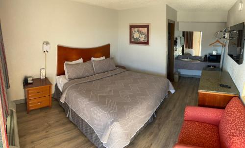 Shawnee Hotel | Colonial Inn