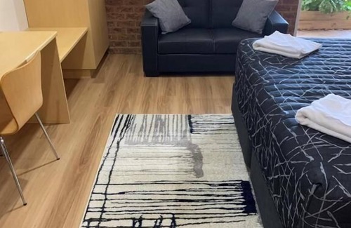 West Wyalong Hotel | Colonial motor inn