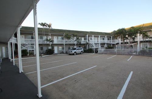 Mundingburra Hotel | Colonial Rose Motel