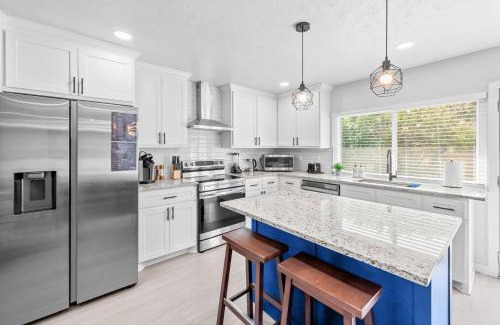 The Colony House | Colony Retreat