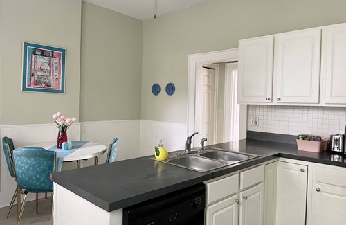 Evansville House | Color Pop Casa | 2BR/1BA Townhome near Ford Center