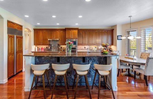 Aurora House | Colorado Lux Peace & Love (Top 2 Floors ONLY): Spacious & Cozy Scenic Views, Luxury, Pool Table