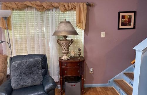 North Philadelphia West House | Colorful 3 bedrooms twin home near Center