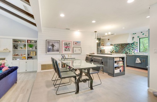 Oak Ridge House | Colorful Austin Home w/Covered Patio & Gas Grill!