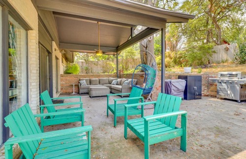 Oak Ridge House | Colorful Austin Home with Covered Patio and Gas Grill!