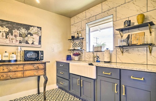 El Paso House | Colorful El Paso Home w/Deck & Mtn Views!