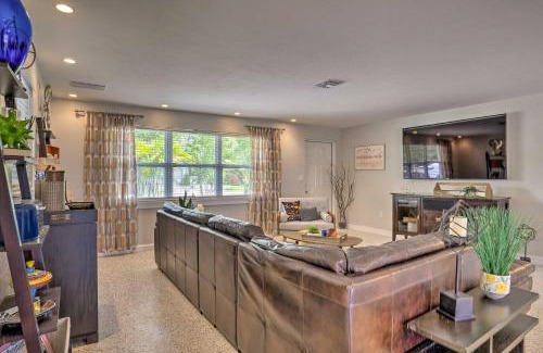 Villas House | Colorful Fort Myers Home with Sunroom and Patio!