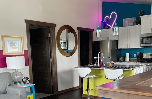 Bozeman House | Colorful One Bedroom in Bozeman